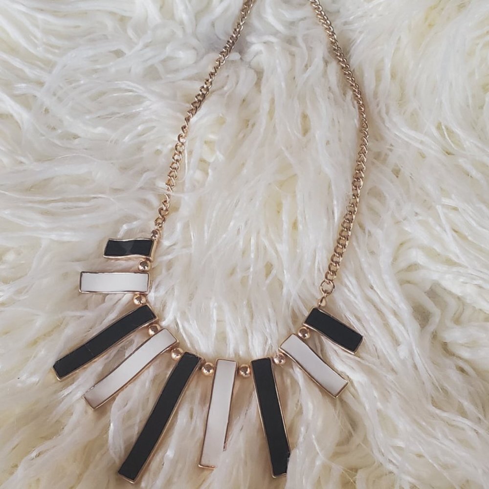 Trendy Handcrafted Chain Statement Necklace. 🌴